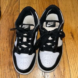 NIKE PANDA DUNKS SIZE 1Y